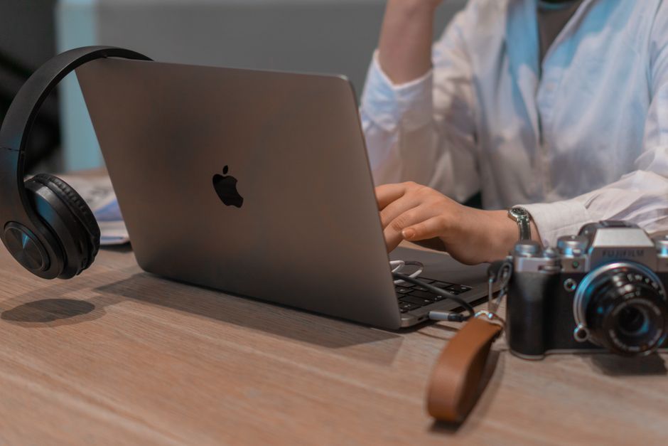 Groupes qui recrutent des freelances : canaux 2026